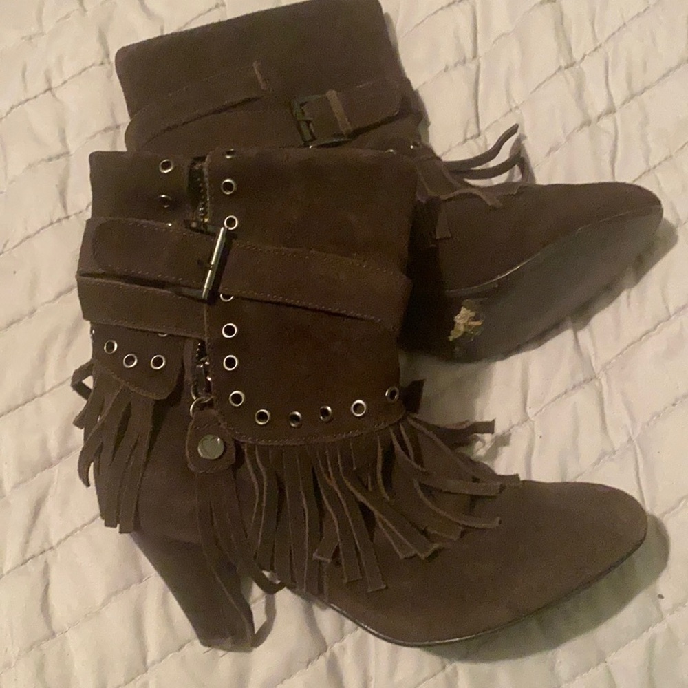 Ladies brown suede booties in preloved condition size 37- 6.5/7 in US sizing